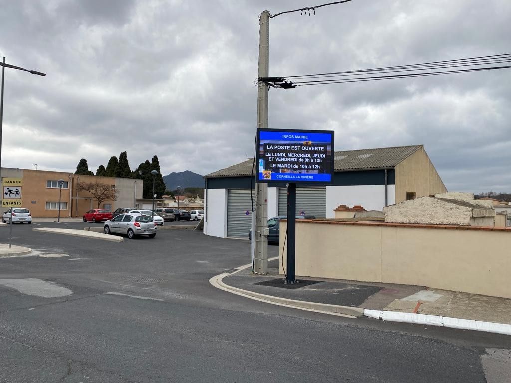 imagen donde se observa la integracion del monoposte de cosmi en la localidad francesa