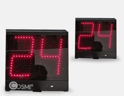 Pareja de relojes de 24 segundos Cosmi con dígitos LED rojos brillantes para baloncesto.